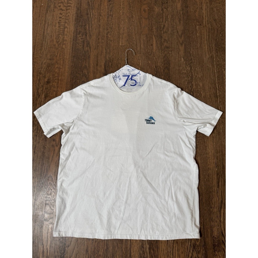 Tommy Bahama Mens XXL T-Shirt White Howliday Cheers Dogs Beer Graphic Tee Cotton